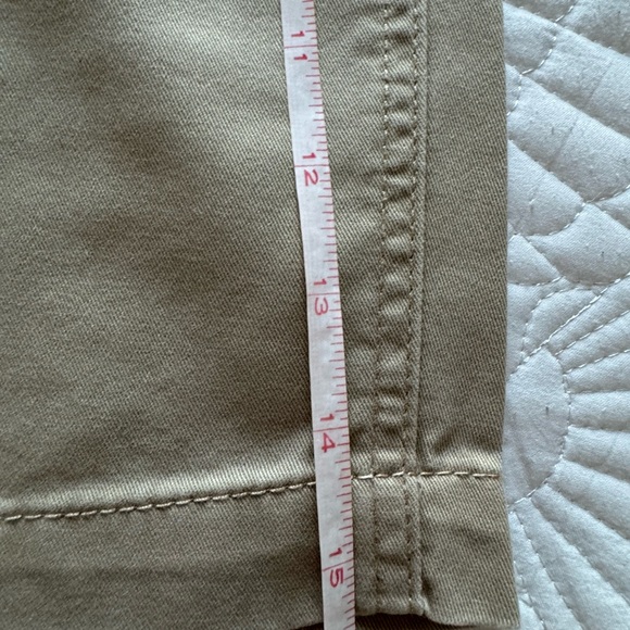 Gap Khaki Shorts- Boys Size 7 - Picture 5 of 11